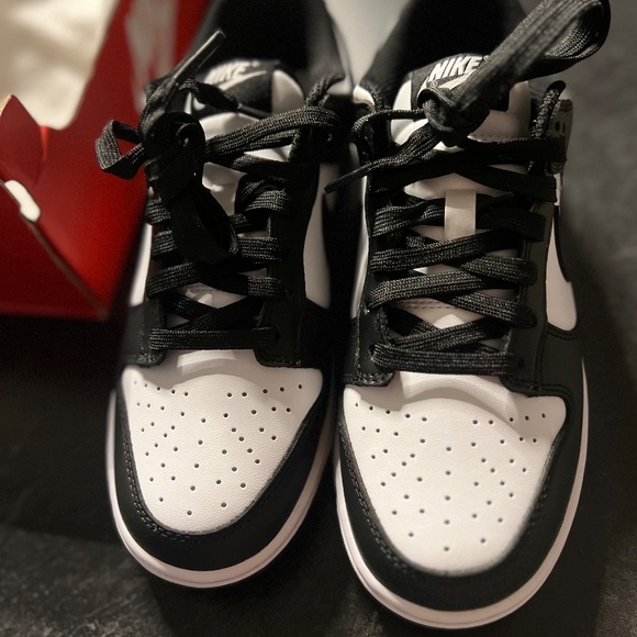 Nike Dunk Low “Panda” Women’s 6 — Brand New w/ Box - Picture 6 of 7